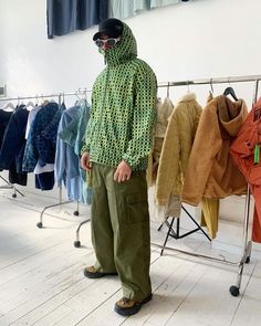 Green Outfits Men, Arcteryx Outfit, Marni Uniqlo, Male Styling, Gorpcore Men, Japan Men Fashion, Latin Mafia, Outdoors Style, Vest Men