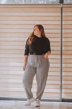 Apple Shape Jumpsuit, Europe Outfits Spring Plus Size, Plus Size Turtleneck Outfit, Minimalist Fashion Curvy, Modest Curvy Outfits, Business Casual Outfits Curvy, Outfits Invierno Curvy, Trendy Plus Size Outfits Winter, Casual Work Outfits Plus Size