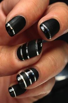 Classy Black Nails, Eyeliner Trends, Stone Nails, Black Acrylic Nail Designs, Black Acrylic Nails, November Nails, 13 November, Black Nail Art