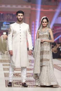 Lahnga Bridal, Shaadi Lengha, Dulha Outfit, Runway Bridal, Mehendi Party, Pakistan Bridal, Wedding Mehendi, Groom Sherwani, Bridal Couture Week