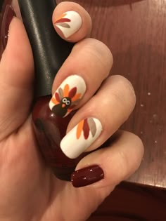 Thanksgiving Nail Designs With Turkey, Thanksgiving Fall Nail Designs, Cute Nails Acrylic Thanksgiving, Short Acrylic Nails Designs For November, November Nails Thanksgiving, Turkey Design Nails, Turkey Gel Nails, Thanksgiving Acrylic Nails Ideas, Turkey Nails Designs Easy