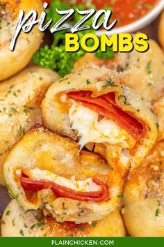 Pizza Bombs Recipe -  pizza dough squares, loaded with pizza sauce, pepperoni, and gooey mozzarella cheese cubes. Baked to golden perfection in a muffin pan, they're then brushed with garlic butter and sprinkled with Parmesan cheese. Bursting with flavor in every bite, they're the ultimate snack or appetizer for pizza lovers. Pizza Bomb, Pizza Buffet, Cream Cheese Sausage Balls, Pizza Ball, Leftover Pizza, Pizza Sauce Homemade, Bombe Recipe, Plain Chicken, Homemade Pizza Dough