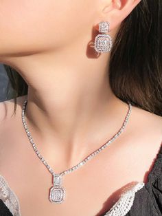 White  Collar     Embellished   Women's Fashion Jewelry Black Diamond Chain, Hydrating Lip Gloss, Luxe Jewelry, Necklace Diamond, Women's Jewelry Sets, Jewelry Fashion Trends, Fancy Jewellery, Watches Women Fashion, Rhinestone Jewelry