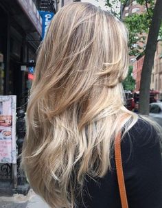 blonde, layered hair Layered Haircuts For Women, Layered Curly Hair, Hairstyles For Layered Hair, Blonde Hair Inspiration, Haircuts Straight Hair, Long Blonde, Long Layered Hair, Haircuts For Long Hair, Long Hair Cuts