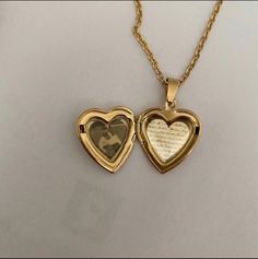 Necklaces Heart, Heart Image, Photo Locket Necklace, Classy Jewelry, Photo Locket, Jewelry Lookbook, Heart Locket, Girly Jewelry, 로고 디자인