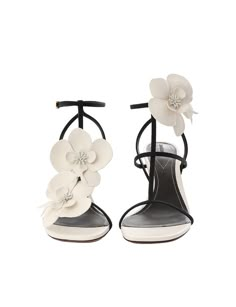 Luxury Low Heel With Sculpted Design, Summer Sandles 2024, Orchid Shoes, Orchid Heels, Flower Luxury, Luxury Sandals, Luxury Heels, Flower Heels, Floral Sandals