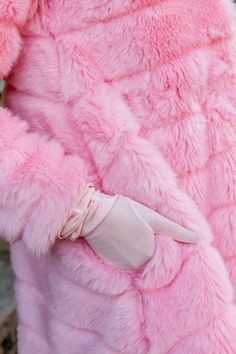 Pink Fur Coat, Tout Rose, Glitter Rosa, Marina And The Diamonds, Pink Fur, Pink Faux Fur, Pink Vibes, Tickled Pink, Aesthetic Colors