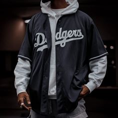 Dodgers Outfit, Casual Fashion Trends, Casual Shorts Men, Black Men Street Fashion, Men Street Fashion, Street Style Outfits Men, Street Fashion Men Streetwear, Jersey Outfit, To Get