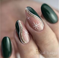 Christmas Nail Colors, Emerald Nails, Green Nail Designs, Holiday Nail, Makijaż Smokey Eye, Green Nails, Holiday Nails