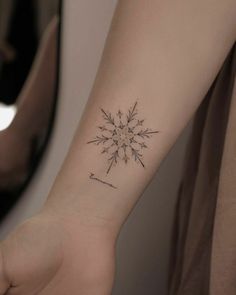 Snow Flakes Tattoo Design, Snow Flake Tattoos For Women, Black Snowflake Tattoo, Winter Floral Tattoo, Fine Line Snowflake Tattoo, Snowflake Tattoos For Women, Snow Tattoo Snowflakes