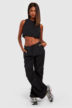 Cargo Pants Women, Black Tank, Pants Design, Military Inspired, Fashion Face, Cargo Pants, Concert Outfit, Casual Pants, Black Pants