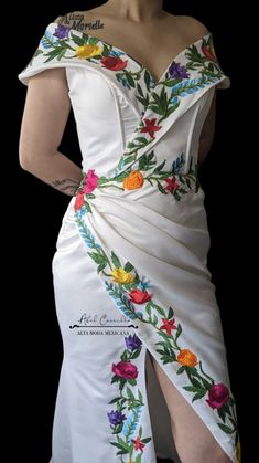 Floral Embroidery Mexican Dress. Wedding Dress. Evening Dress, Bridesmaid Dress. Corset bodice. High Slit. Custom made. Ivory, white fabric Mexican Dress Wedding, Mexican Style Wedding Dress, Mexican Wedding Dress Embroidered, Mariachi Quinceanera Dress, Mexican Bridesmaid Dresses, Mexican Clothes, Mexican Style Dresses, Embroidery Mexican, Mexican Hairstyles