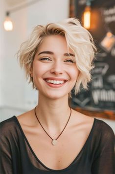 22 Long Pixie Haircut Ideas for 2025: Trendy, Edgy, and Elegant Styles to Try This Year! Pixie-cut Lang, Dybala Hair, Haircut 2025, Classic Pixie, Bob Pixie, Longer Pixie Haircut, Tutorial Ideas, Trendy Hairstyle, Long Pixie