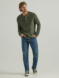 CAN’T BEAT A CLASSIC TAPER Look sharp without compromising on comfort in our Men's Tapered Fit Jean. These jeans come with a mid-rise waist and a tapered leg that narrows below the knee for more of a tailored look. They come with our signature five-pocket styling and "W" embroidery. Plus, they're crafted from a comfortable cotton blend with just a hint of stretch. Men’s Casual Office Style, Men’s Casual Attire Fall, Fall Style For Men, Casual Outfits For Tall Slim Men, Mens Photo Outfits, Mens Clothing Styles For Short Men, Men’s Fashion Masculine, Husband Style Mens Fashion, Modern Men’s Fashion