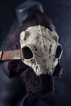 Skull Armor, Shoulder Pauldron, Armor Shoulder, Bone Armor, Larp Costume, Shoulder Armor, Leather Armor, Medieval Costume, Gothic Steampunk