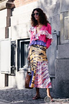 Mixing Prints Fashion, Check Register, Fresh Fashion, Simply Chic, Street Look, Bruce Lee, Mixing Prints, Fashion Details