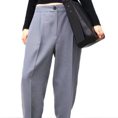 High Waist Pants With Pleats And Front Pockets. Front Zip And Button Closure. Gray High Waist Pants For Office, Gray High Waist Office Pants, Gray High-waist Office Pants, Gray High Waist Pants For Business Casual, Gray Wide Leg Pants For Spring, Gray Wide Leg Office Pants, Gray Wide Leg Pants For Office, Ankle-length Business Casual Pants With Buttons, Tailored Gray Tapered Leg Bottoms