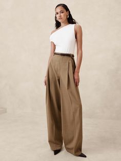 Siena Wide-Leg Italian Wool Pant | Banana Republic Work Outfit 2024, Wide Leg Pants For Work, Wide Leg Tailored Pants, Women's Slacks, Italian Clothing, Cashmere Blazer, Work Fits, Color Season, Ootd Inspo