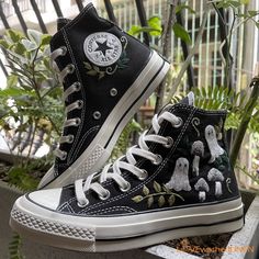 Custom Converse Chuck Taylor Embroidered Ghosts and Mushrooms - Etsy UK Custom Converse Grunge, Ghost Converse, Converse Custom Art, Customizing Converse, Embellished Converse, Mushroom Converse, Patterned Converse, All Star Aesthetic, Custom All Star