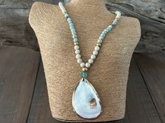 Oyster Shell Jewelry, Oyster Necklace, Bone Bead Necklace, Oyster Shell Crafts, Ju Ju, Coastal Vibes, Seashell Jewelry, Necklace Ideas, Necklace Beads