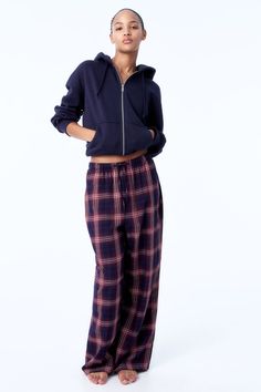 Loose-fit pajama pants in soft cotton flannel. High waist  waistband with drawstring and covered elastic  and discreet side pockets. Wide legs. Fuzzy Pajama Pants, Flannel Pajama Bottoms, Fleece Pajama Pants, Classic Pajamas, Plaid Pajama Pants, Flannel Pajama Pants, Womens Pajamas Pants, Flannel Pants, Christmas Pjs