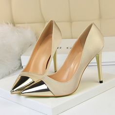 Valentino High Heels, Champagne Shoes, Green Pumps, Cap Toe Shoes, Basic Heels, Pump Types, Womens Wedding Shoes, Fashion Sandals