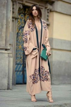 Wander Outfit, Kimono Style Dress, Estilo Hijab, Embroidered Kimono, Kimono Coat, Mode Abaya