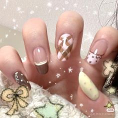 @咩咯粉条 (Xiaohongshu) Nails For Friends, Gel X Designs, Nails Hair Hips Heels, Douyin Nails, Lilac Nails, Nails Board, Butterfly Nails, Glittery Nails, Lips Nails