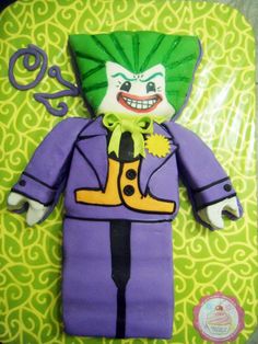 there is a cake made to look like the joker from it's movie character