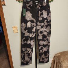 Reposhing This Item I Purchased From @Lynlee080815. Loved It, But They Are Too Big On Me. Waist: 13 1/2 Inseam: 29 1/2 Questions? Leave A Comment. Wild Fable Jeans, Baggy Sweatpants, Tie Dye Colors, Black Tie Dye, Wild Fable, High Jeans, Black Tie, Black Gray, Jeans Size