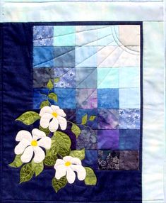 Clematis flower applique quilt pattern on a color wash background. An easy quick quilt pattern to make. Flower Applique Patterns, Simple Quilting, Climbing Clematis, Bargello Patterns, Black And White Quilts, Build Your Confidence, Clematis Flower, Basic Quilt, Flower Quilts