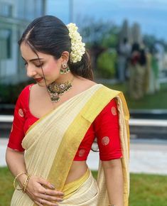 Blouse Designs For Kerala Set Saree, Set Saree Kerala Onam Style, Onam Poses In Saree, Kerala Saree Blouse Designs Traditional, Onam Poses, Karwa Chauth Look