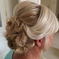 Mother Of Bride Hairstyles, Loose Curly Updo, Mother Of Bride Hair, Hair Styles For Wedding, Mother Of The Bride Hairdos, Mob Hair, Chignon Simple, Mother Of The Bride Hairstyles, Groom Hair