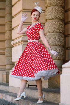 Retro Off Shoulder Red Polka Dot Swing Dress Red Dress With White Polka Dots, How To Style Polka Dot Dress, 1950s Clothing Style, Dress To Impress Theme 1950s, Dti 1950s Outfit Theme, 50s Dress Outfit, Dress To Impress 1950 Outfits, 70 Fashion Women Style, 1950 Dresses