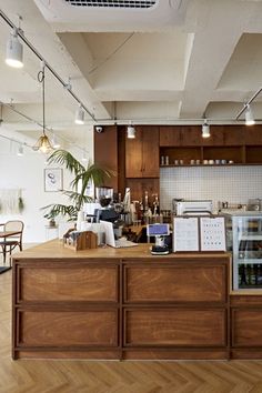 이탈리안 레스토랑 인테리어 Brooklyn Coffee Shop, Open Kitchen Restaurant, Korean Coffee Shop, Lime Wash Walls, Green Cafe, Bakery Interior, Coffee Shop Interior Design, Cozy Coffee Shop, Bakery Display