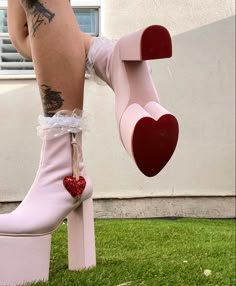 Funky High Heels, Cool Heels Unique, Braylee Core, Love Core Aesthetic Outfits, Platform Shoes Outfit Aesthetic, Delilah Core, Platform Heels Aesthetic, Cool Heels, Dollskill Shoes