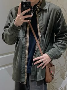 green tones, outfit, brown tones, grunge, fall, alt.  fr i like this fit Casual Green Outfit, Mens Grunge Outfits, Mens Grunge, Teenager Boy Outfit, Green Grunge, Outfit Brown, Grunge Outfit