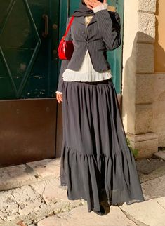 Hijabi Skirt Fits, Modest Hijabi Skirt Outfits, Hijabi 2000s Fashion, New Style, Hijabi Streetwear Skirt, Modest Outfit Ideas