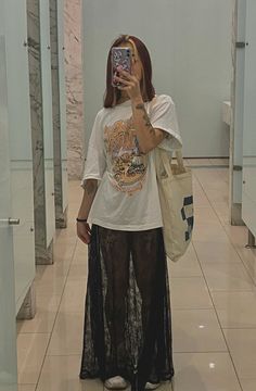 Big T Shirt Outfits, Inspo Outfit, Simple Trendy Outfits, Tshirt Outfits, Winter 2024, Shirt Outfit, Trendy Outfits, Outfit Inspirations, Casual Outfits