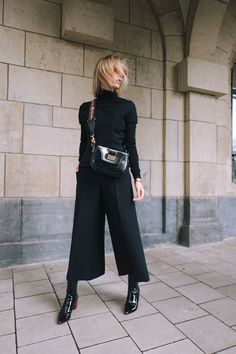 Culotte Outfit, Dior Outfit, Chique Outfits, Business Outfit, Fashion Night, 가을 패션, Vogue Fashion, Work Outfits Women