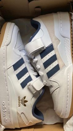 Snikers Shoes, Snickers Shoes, Dr Shoes, Adidas Forum, Shoe Wishlist, Hype Shoes, Aesthetic Shoes