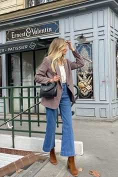 Elevated Womens Fashion, Brown Trousers White Top Outfit, Finding Style Aesthetic, Heeled Boots Outfit Jeans, Chic Layered Outfits, Lake Como Style Women, Cool Outfits For Work, Italian Fashion Fall, Sezane Blazer