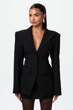 Womens Fitted Blazer, Model Black Outfit, Oversized Blazer And Heels, Navy Blazer Dress, Black Suit Dress Women, Mini Skirt Suit Outfit, Suite Outfits For Women, Structured Blazer Outfit, Hourglass Blazer Outfit