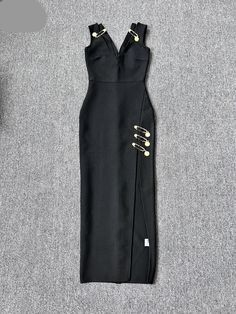 Shop the stylish sleeveless V-neck bandage long dress for evening parties. Perfect for birthdays and more. Buy now at Golden Atelier. Worldwide Free Shipping. Tight Maxi Dress, Evening Party Outfit, Bodycon Long Dress, Neck Bandage, Long Bodycon Dress, Split Maxi Dress, Dress Pin, Summer Black, Embellished Dress