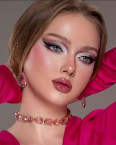 Mackup Look, Lilac Eyeshadow, Makeup Cantik, Medium Long Haircuts, Cute Eyeshadow Looks, Makeup Transformation, Glamour Makeup, Instagram Makeup, Hazel Eyes