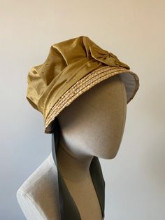 Regency Georgian Bonnet Jane Austen Gold Straw Silk - Etsy Regency Era Accessories, Regency Bonnet, Georgian Clothing, Gold Straws, Grey Ribbon, Regency Fashion, 18th Century Fashion, Shades Of Gold, Fantasy Costumes