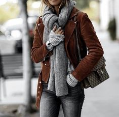 Fashion Trends Winter, How To Wear Scarves, Winter Mode, Fall Winter Style, Fall Winter Fashion, Fashion Mode, Fall Winter Outfits