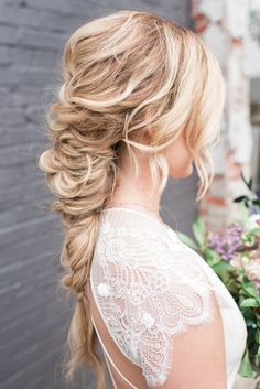 Braided Wedding Hair, Wedding Hair Short, Wedding Hair With Veil, Hair With Veil, Makeup For Brides, Messy Braid, Bridal Hairstyle Ideas