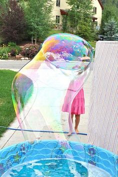 This is an awesome recipe for bubbles...  Summer memories made.... Check! Homemade Bubbles, Bubble Fun, Giant Bubbles, Ideas Backyard, Kids Party Games, Summer Memories, Second Birthday, Summertime Fun