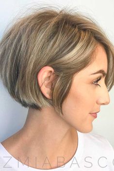 Bob With Blonde Highlights, Short Inverted Bob, Inverted Bob Short, Inverted Bob Haircuts, Inverted Bob Hairstyles, Inverted Bob